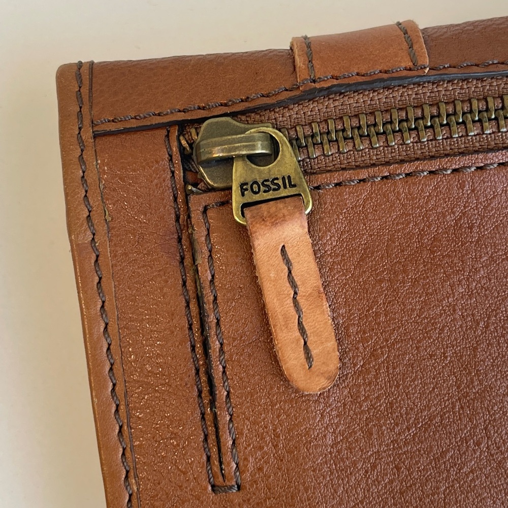 Fossil Long Live Vintage Genuine Leather Wallet - Picture 6 of 15